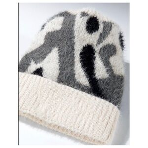 🍁New Fall Winter Trendy Soft Fuzzy Ivory And Gray Camouflage Beanie Hat